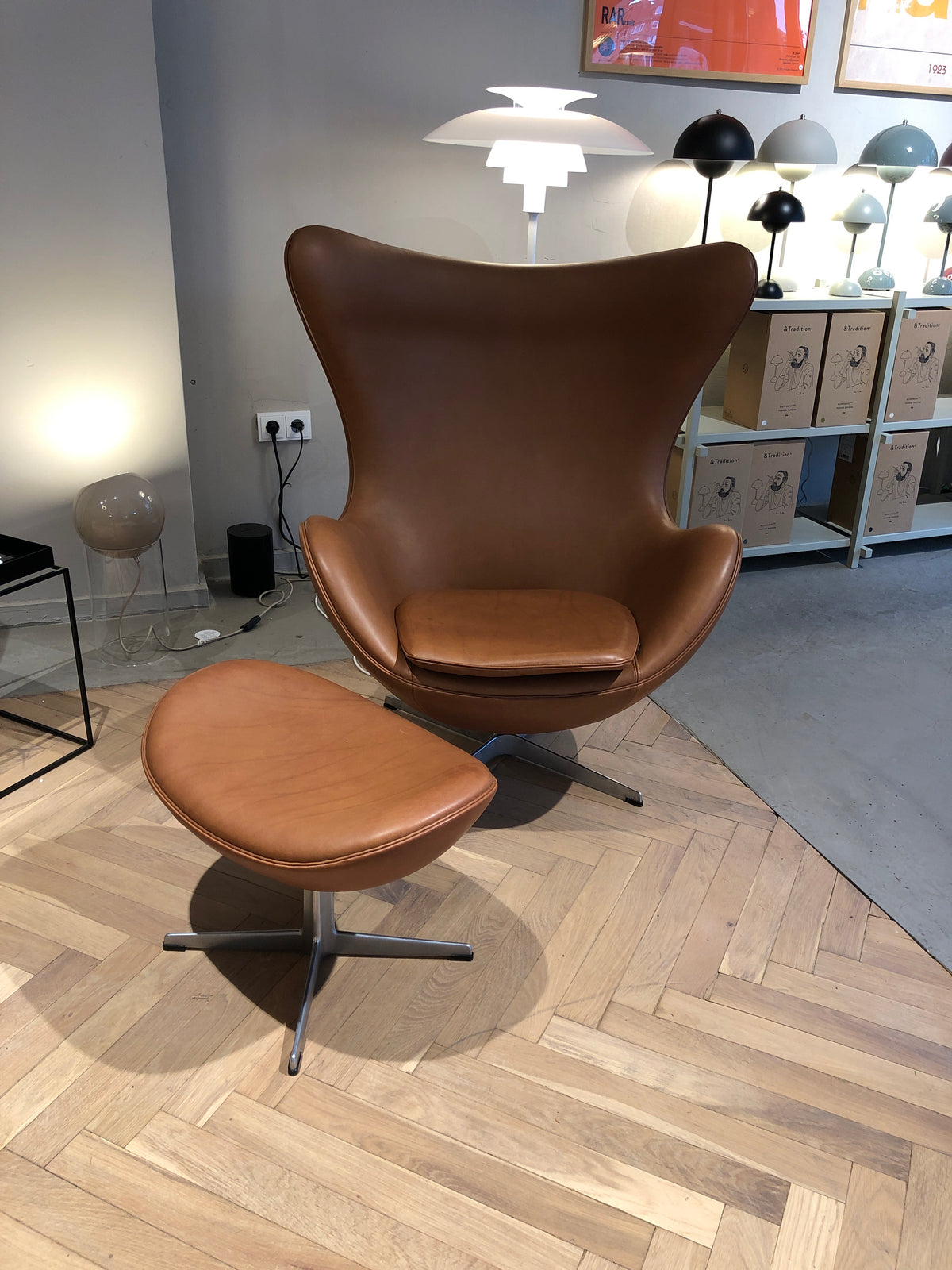 Fritz Hansen, Egg Chair - Leder Grace Walnut + Satingebürstetes Aluminium