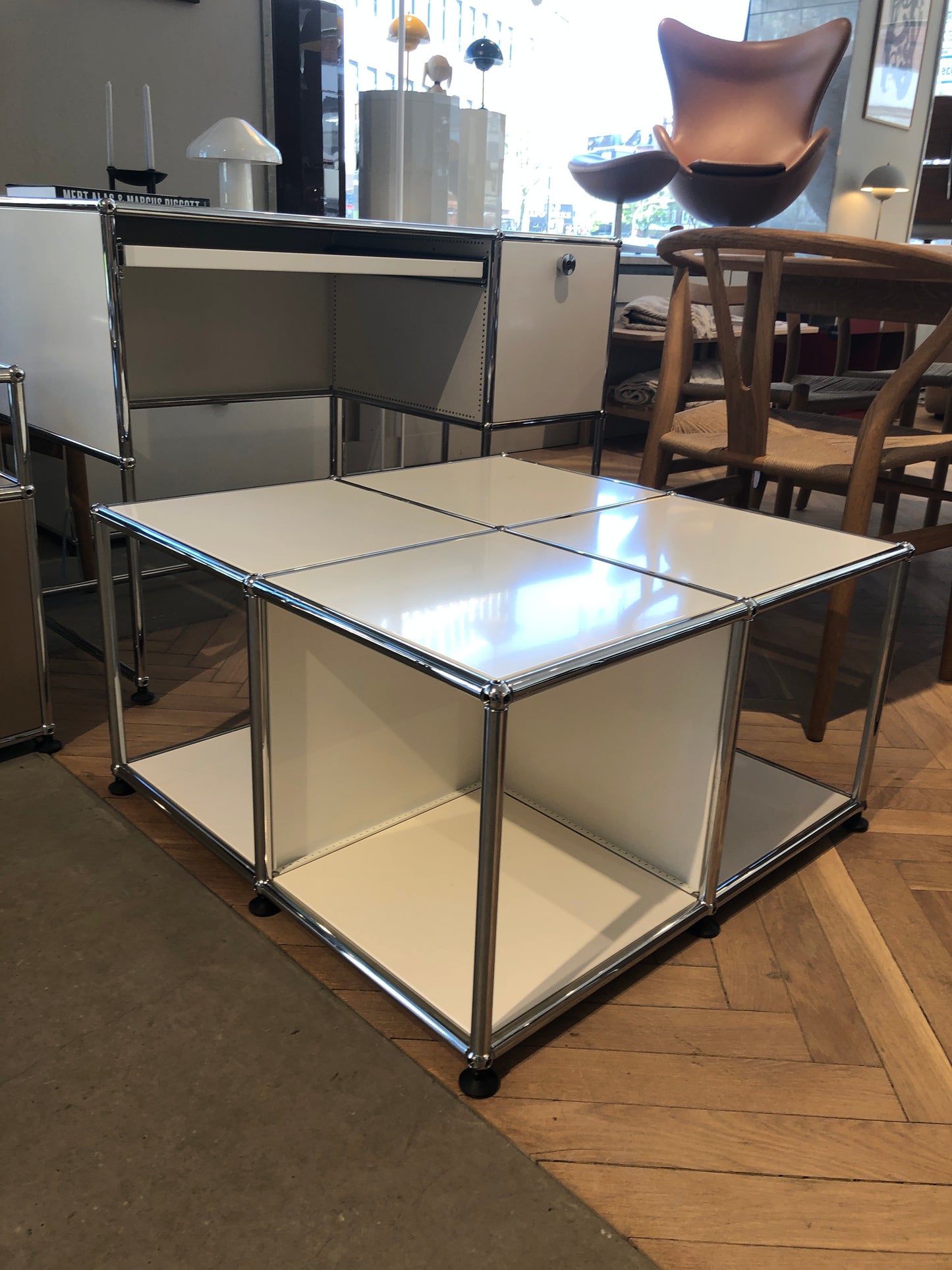 USM Haller Couchtisch - reinweiß, 71x71