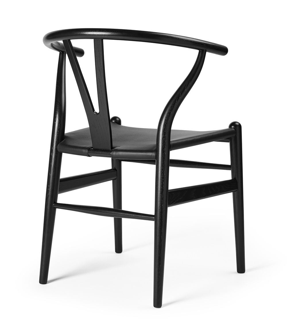 Carl Hansen & Søn CH24P Wishbone Chair – Eiche geschwärzt / thor 301 sand