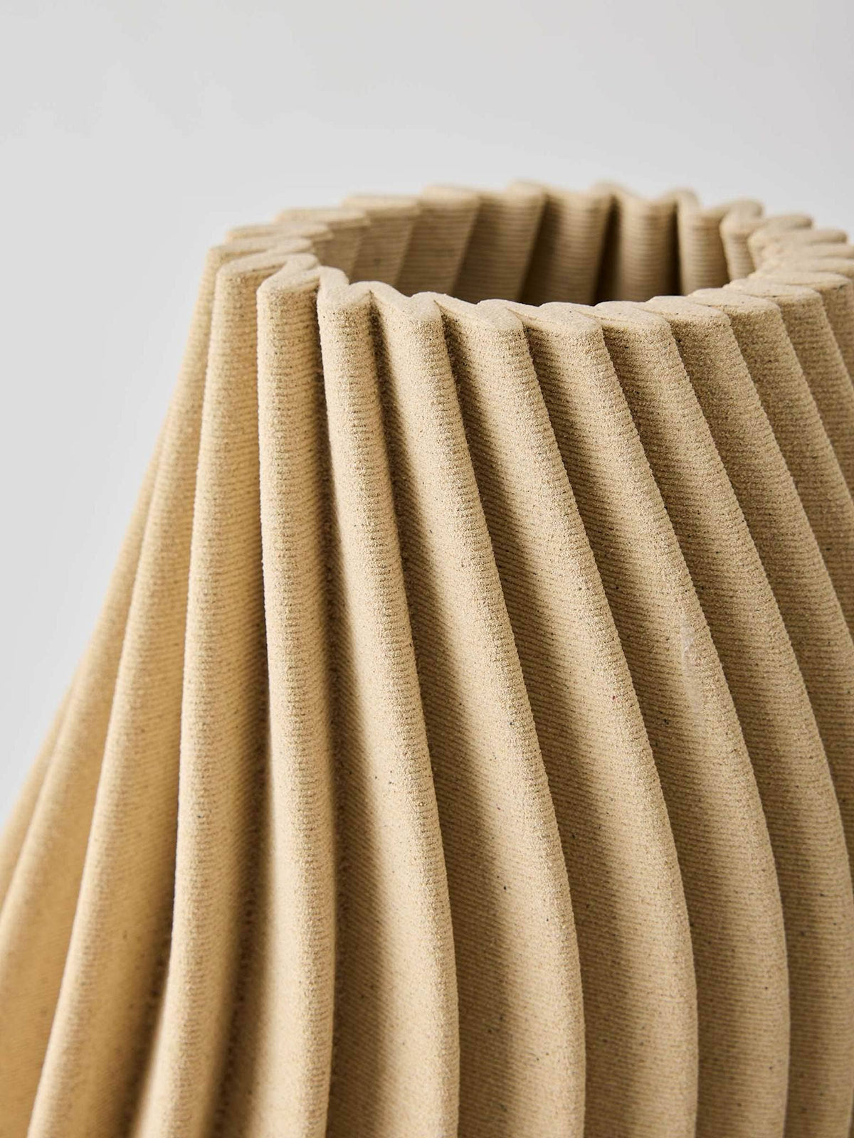 Vento-Vase: Sand / L