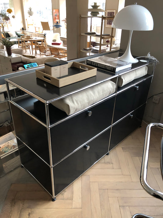 Usm Haller sideboard 2x2 mit aufbau - schwarz